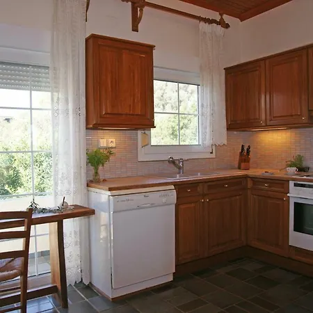 Year-round Beachfront Bliss At Memi Beach, Koroni Villa Livadhákia