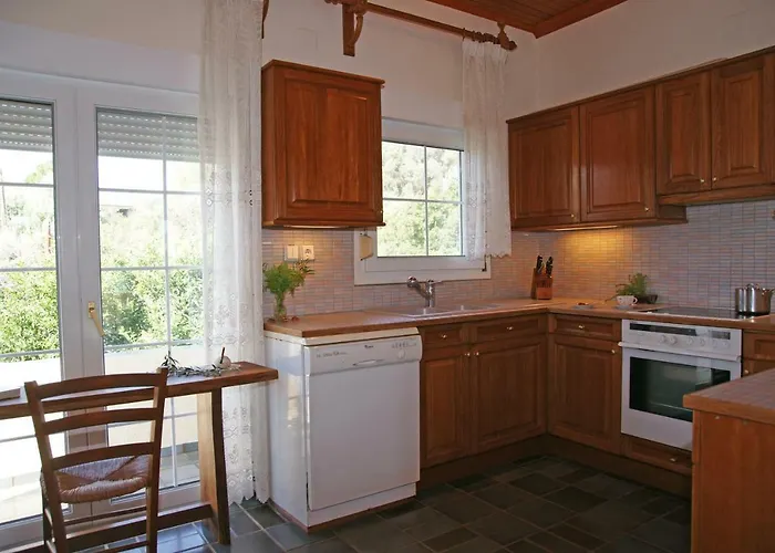 Year-round Beachfront Bliss At Memi Beach, Koroni Villa Livadhákia